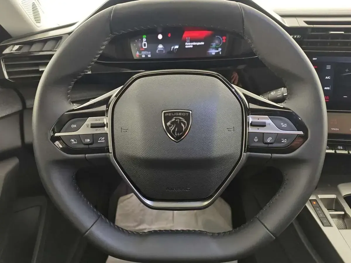 Usata Peugeot 408 Allure 145 CV (106 kW) 2025 Nero SUV