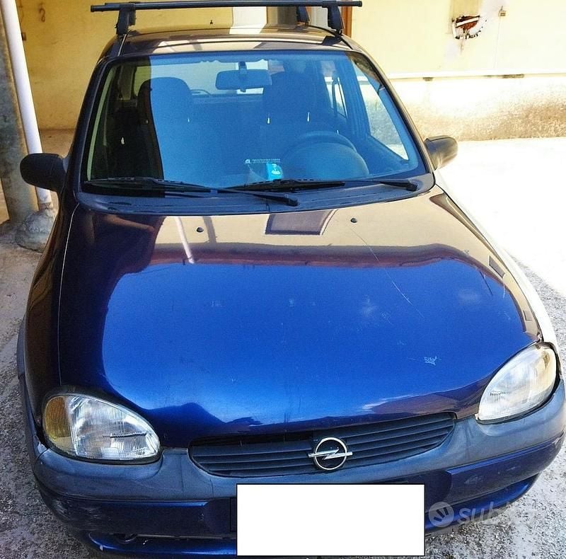 Usata Opel Corsa 67 CV (49 kW) 2000 Blu Berlina