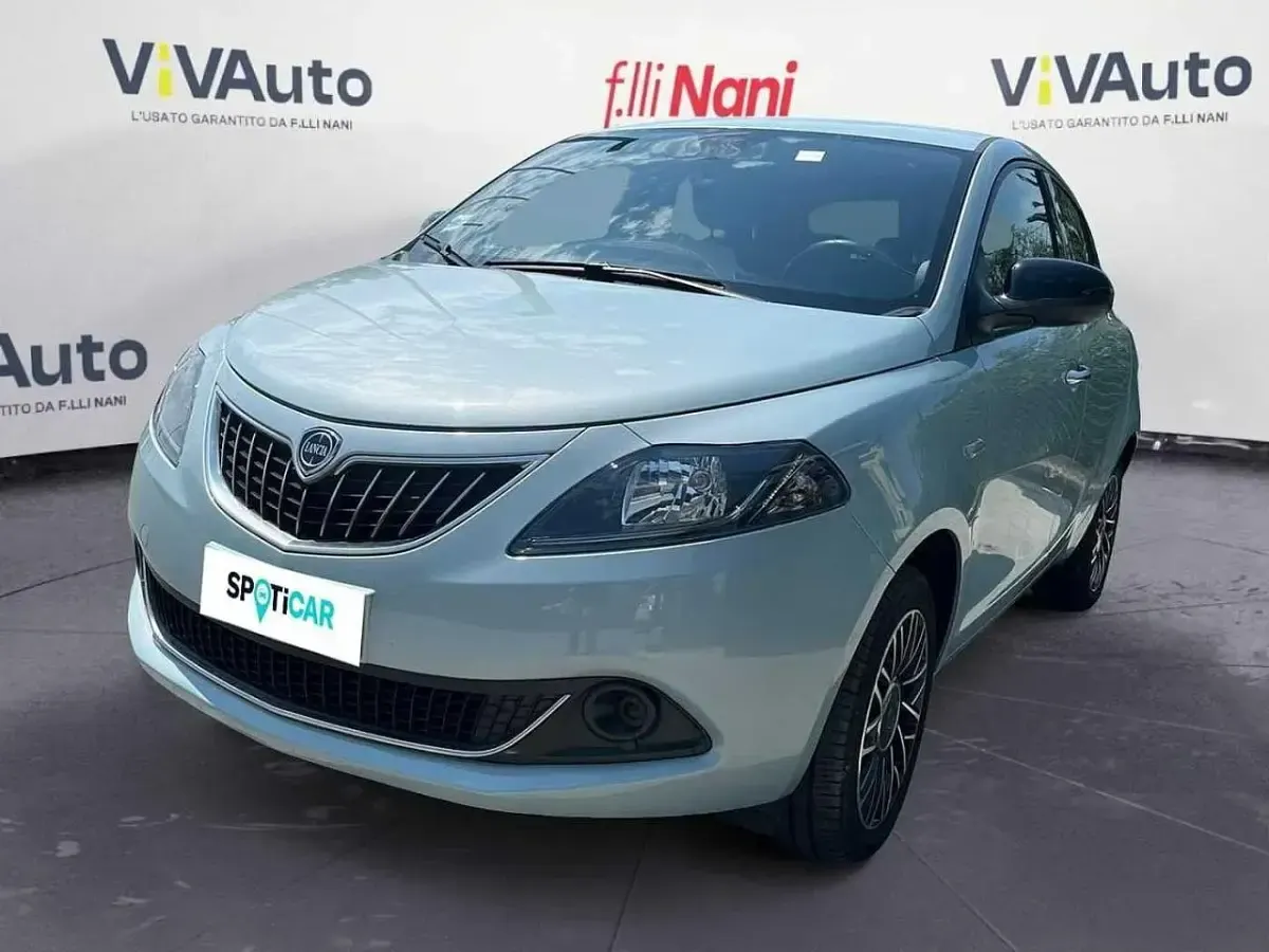 Usata Lancia Ypsilon Gold 70 CV (51 kW) 2024 Utilitaria