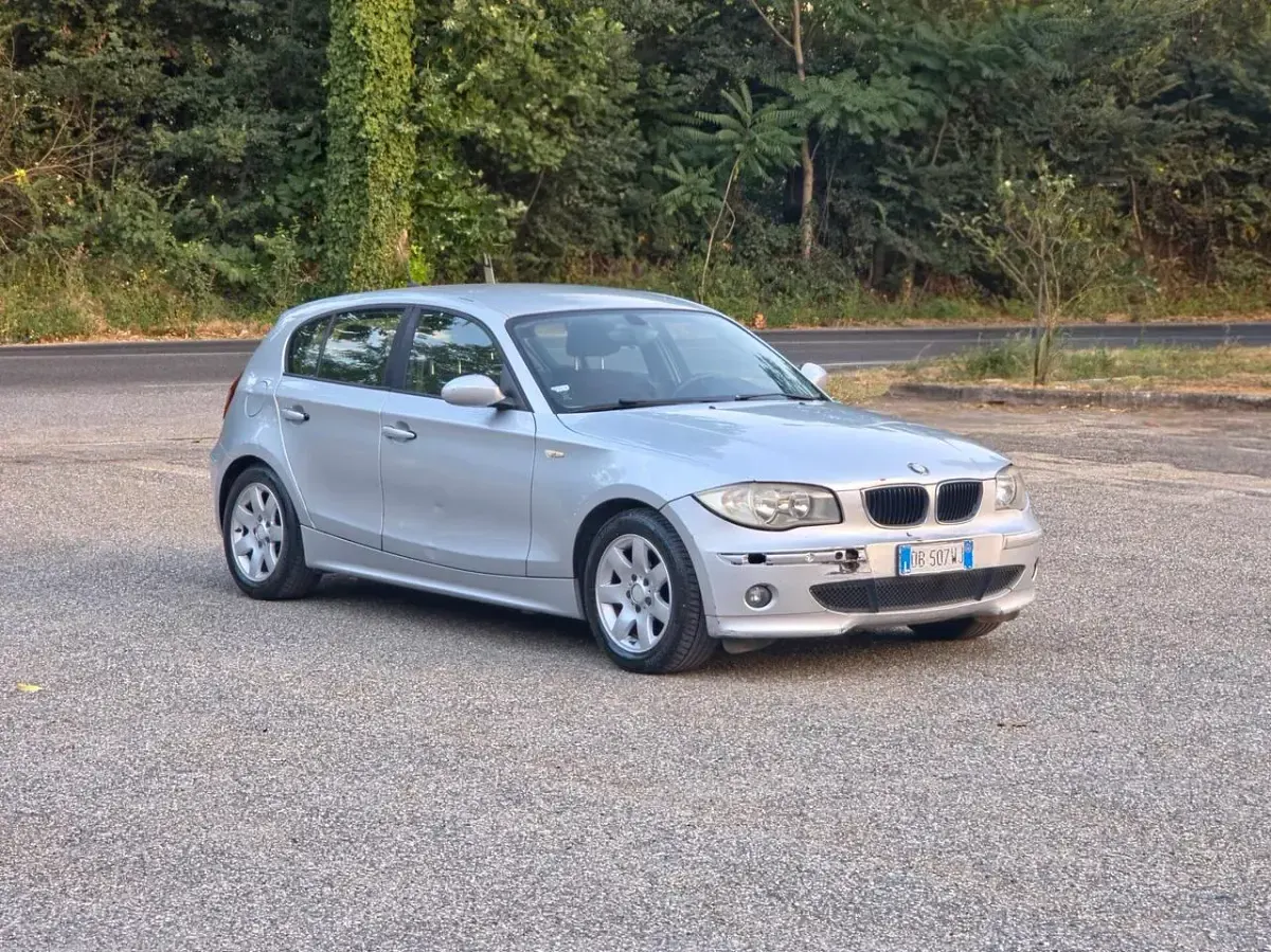 Usata BMW 118 122 CV (89 kW) 2006 Utilitaria