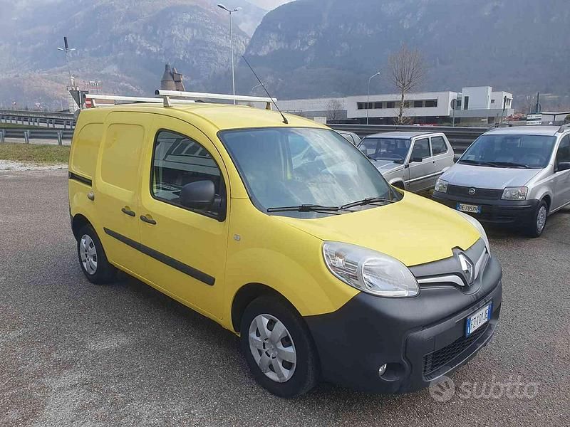 Usata Renault Kangoo 110 CV (80 kW) 2019 Giallo Monovolume