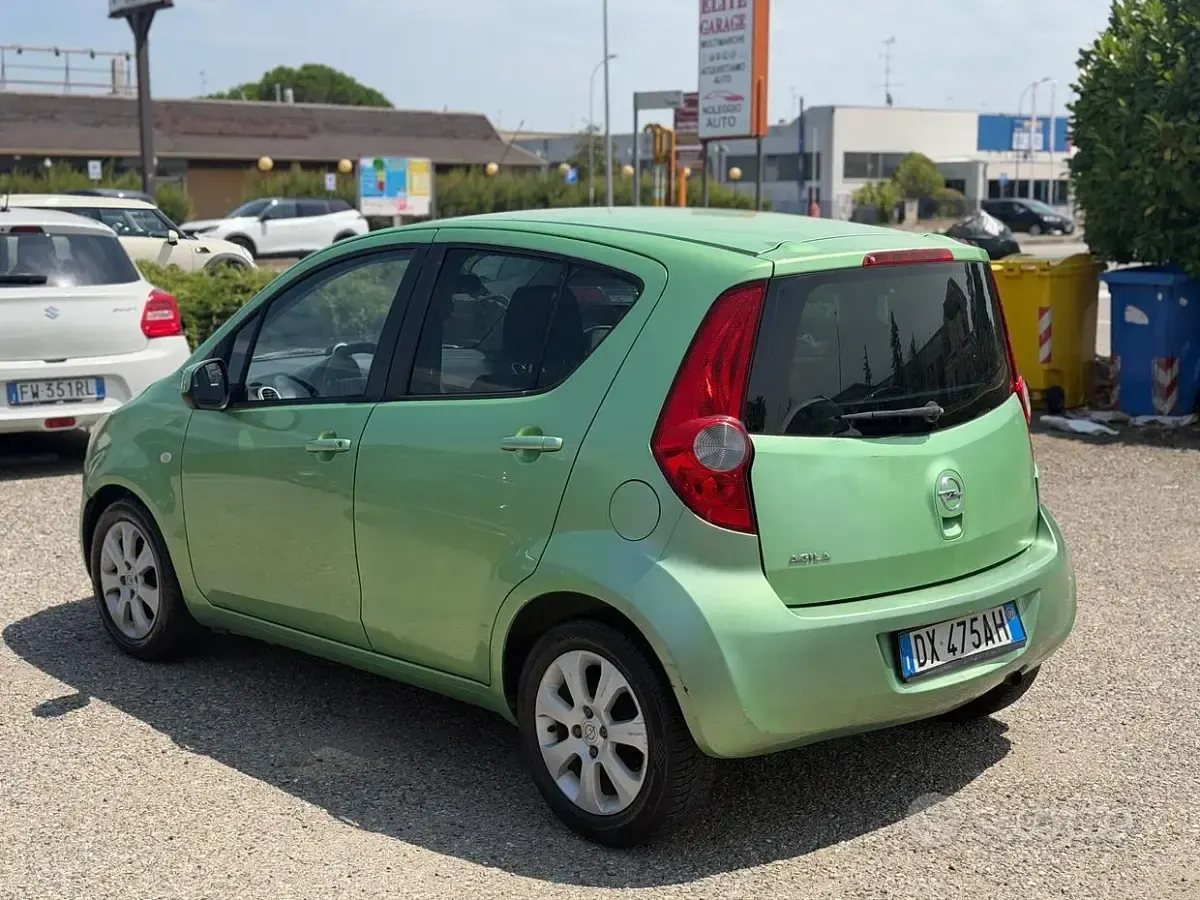 Usata Opel Agila Enjoy 86 CV (63 kW) 2009 Verde Utilitaria