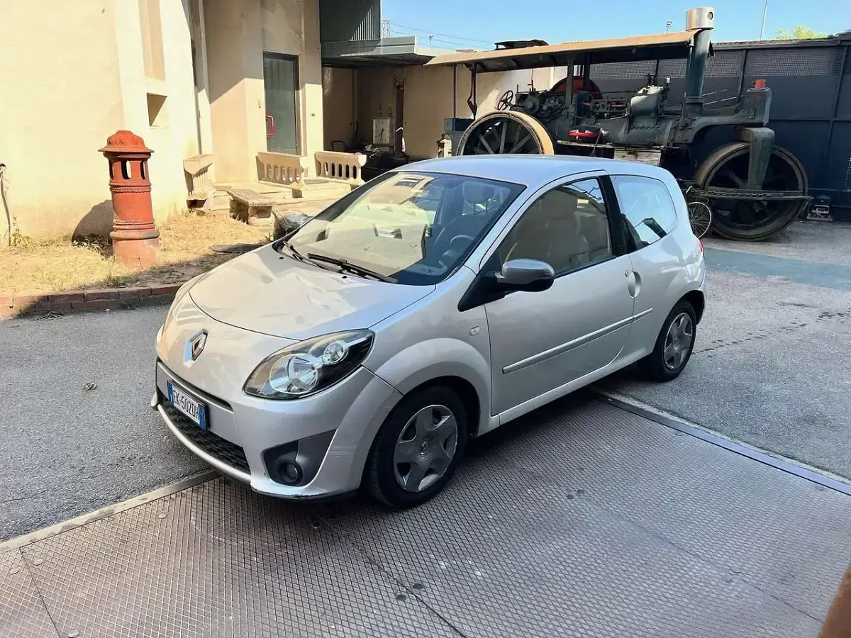 Usata Renault Twingo 75 CV (55 kW) 2011 Argento Utilitaria