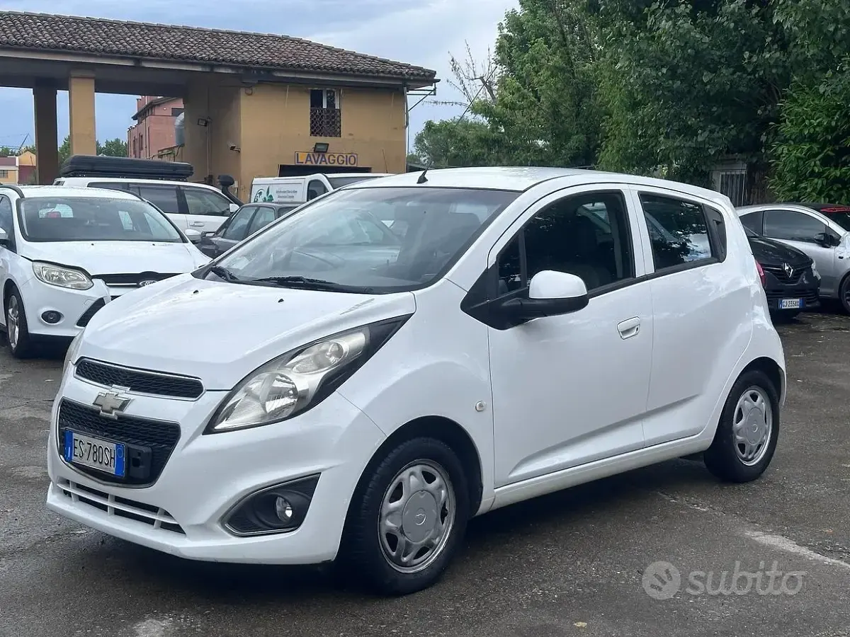 Begagnad Chevrolet Spark 65 HK (47 kW) 2013 Vit Halvkombi