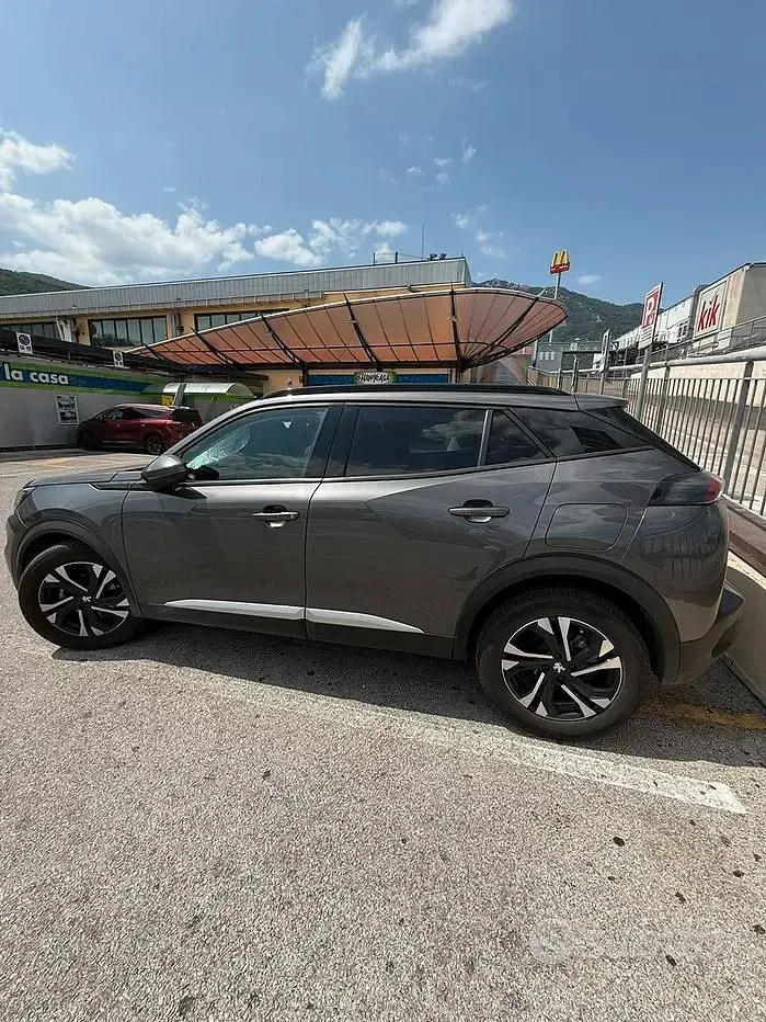 Usata Peugeot 2008 Allure 110 CV (80 kW) 2021 Grigio SUV