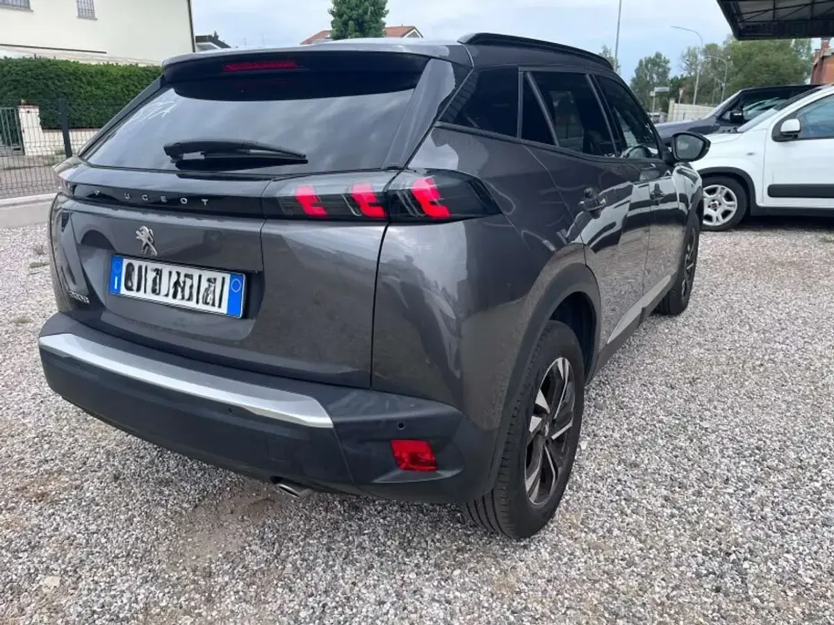 Usata Peugeot 2008 S 131 CV (96 kW) 2023 Other SUV