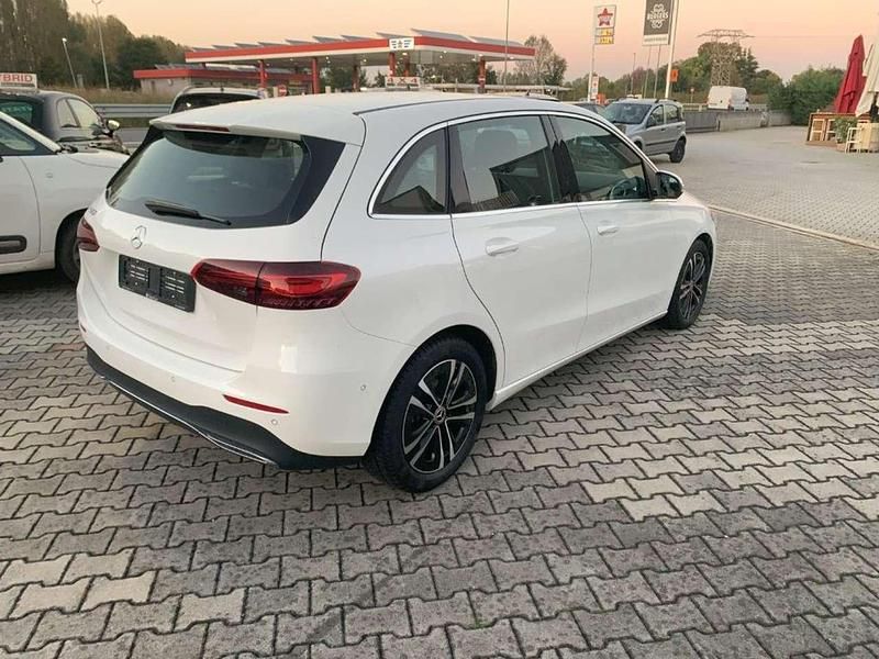 Usata Mercedes B180 Advanced Plus 136 CV (100 kW) 2023 Bianco Monovolume