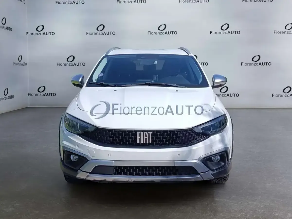 Usata Fiat Tipo Cross Plus 101 CV (74 kW) 2021 Bianco Berlina