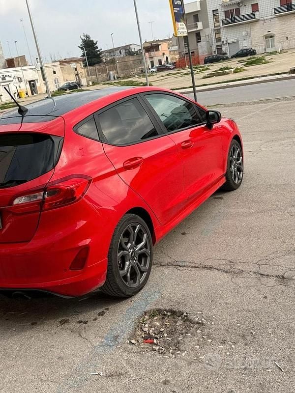 Usata Ford Fiesta 2019 Rosso Utilitaria