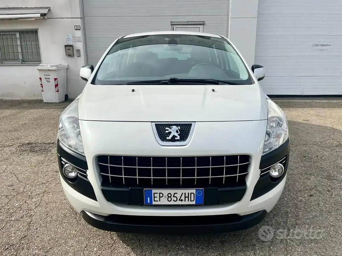 Usata Peugeot 3008 Business-Line 112 CV (82 kW) 2012 Bianco Station wagon