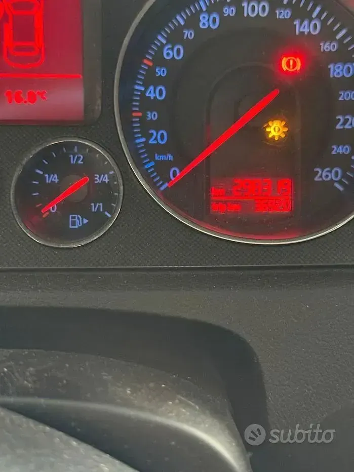 Usata VW Passat 116 CV (85 kW) 2005 Grigio Berlina