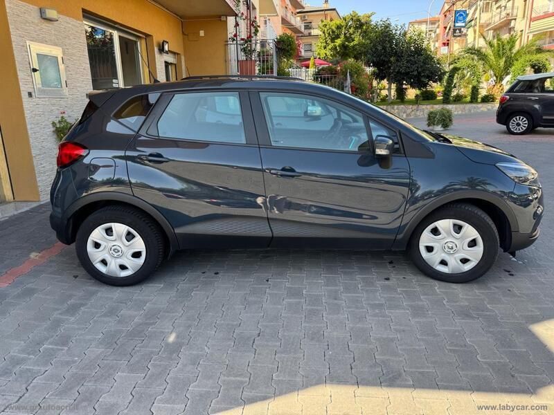 Usata Renault Captur Intens 90 CV (66 kW) 2016 Blu SUV