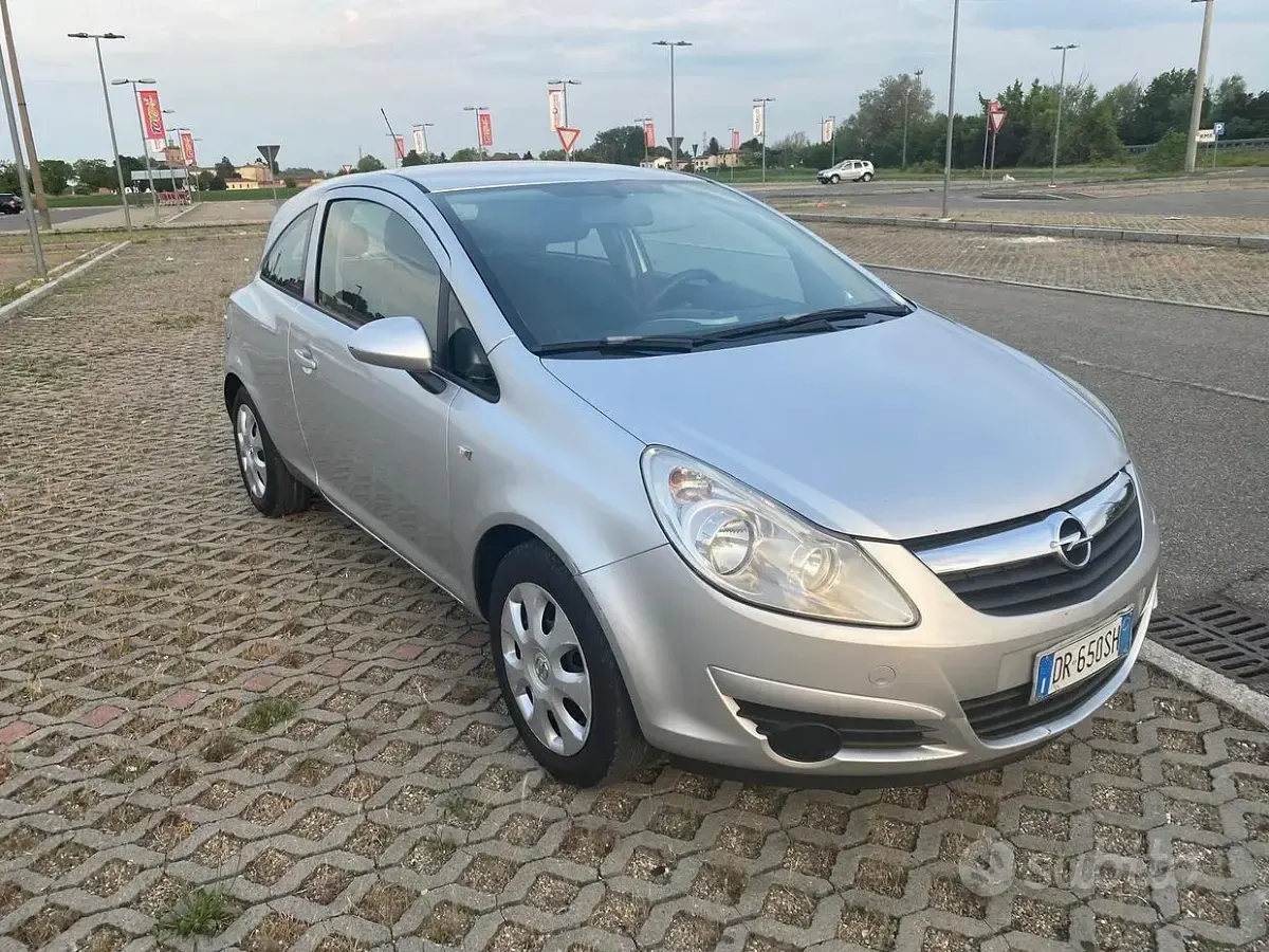 Usata Opel Corsa 75 CV (55 kW) 2008 Grigio Utilitaria