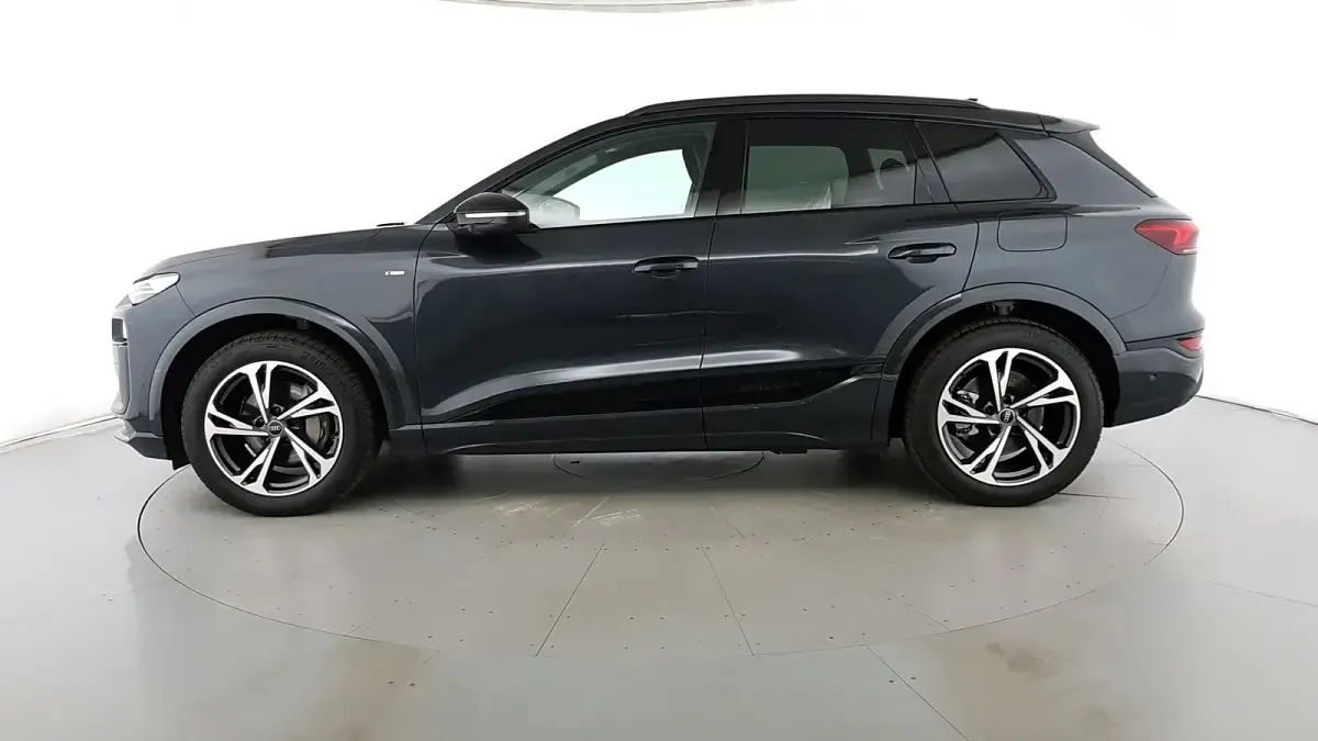 Usata Audi Q6 e-tron S-Line 284 kW (387 CV) 2025 Grigio manhattan SUV
