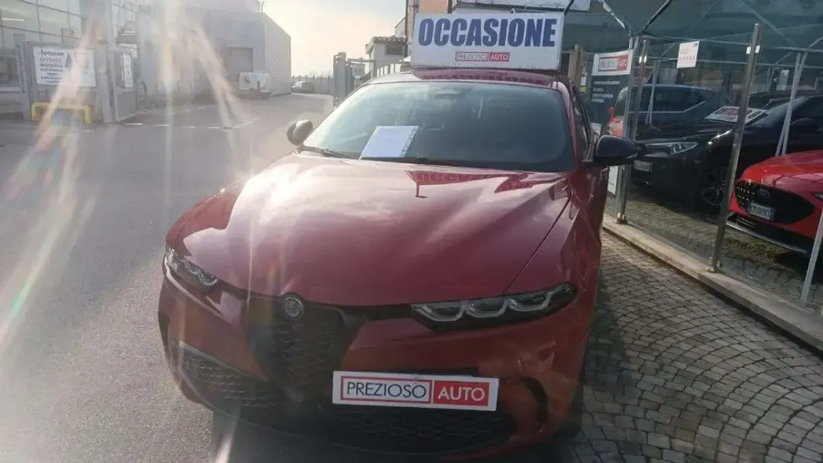 Usata Alfa Romeo Tonale Sprint 131 CV (96 kW) 2024 Rosso alfa romeo SUV