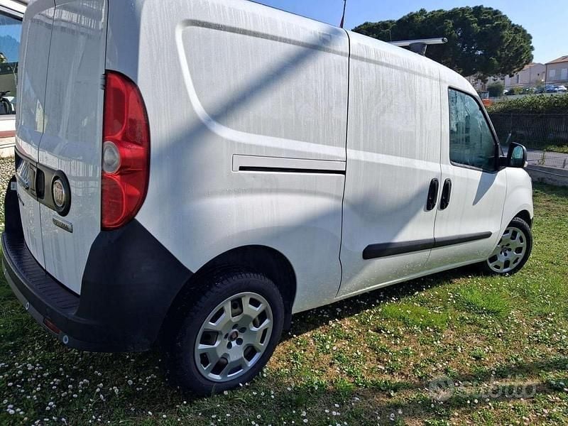 Occasion Fiat Doblò Lounge 105 ch (77 kW) 2020 Blanc Monospace