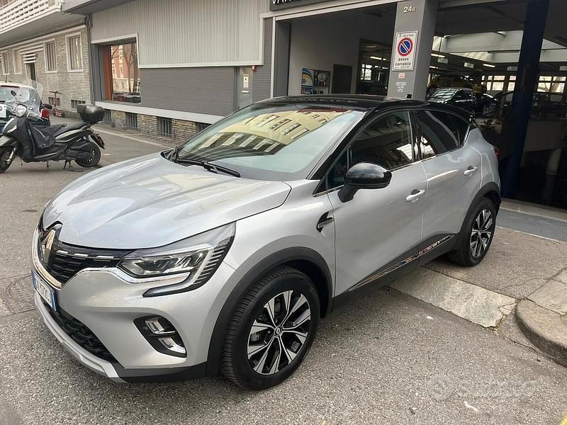 Usata Renault Captur Techno 91 CV (66 kW) 2024 Grigio SUV