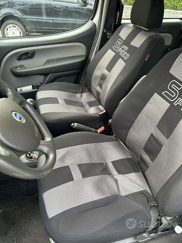 Usata Fiat Doblò 84 CV (61 kW) 2006 Grigio Monovolume