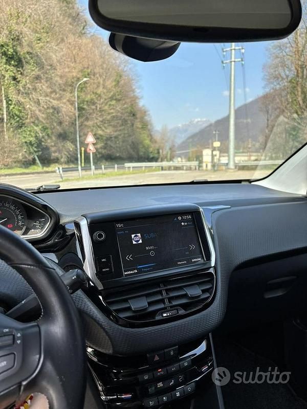 Usata Peugeot 208 Allure 82 CV (60 kW) 2017 Bianco Utilitaria