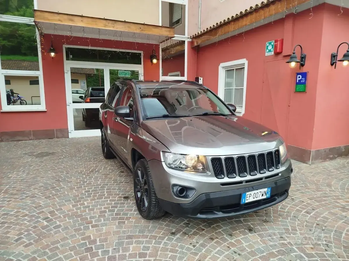 Usata Jeep Compass Limited 163 CV (119 kW) 2013 Grigio SUV