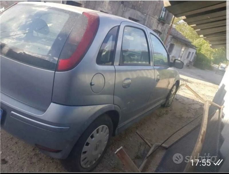 Usata Opel Corsa 58 CV (42 kW) 2004 Grigio Utilitaria