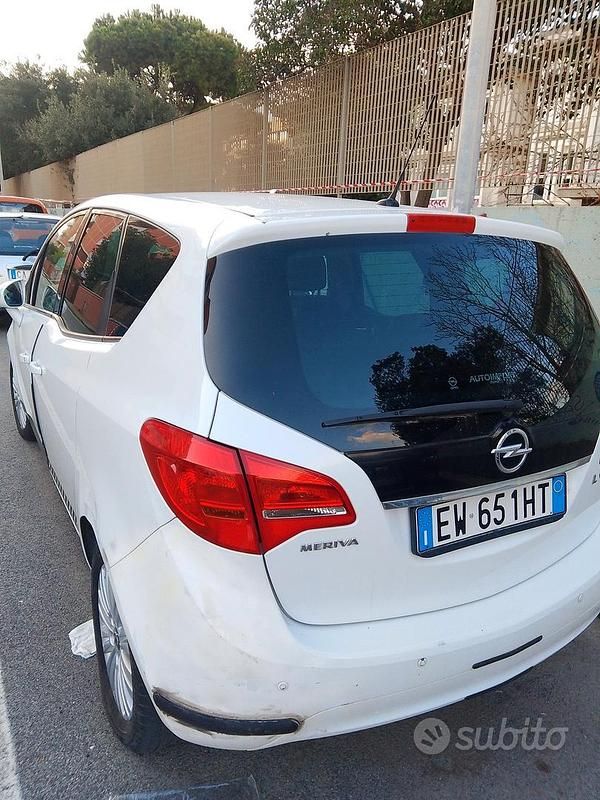 Usata Opel Meriva 120 CV (88 kW) 2014 Bianco Monovolume