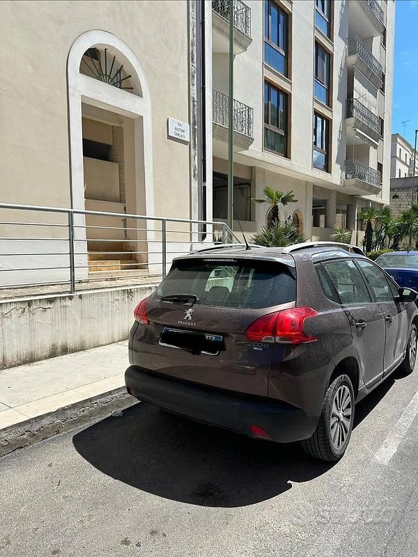 Usata Peugeot 2008 92 CV (67 kW) 2015 Marrone SUV