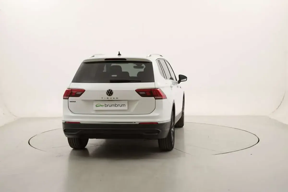 Usata VW Tiguan Life 150 CV (110 kW) 2022 Bianco SUV