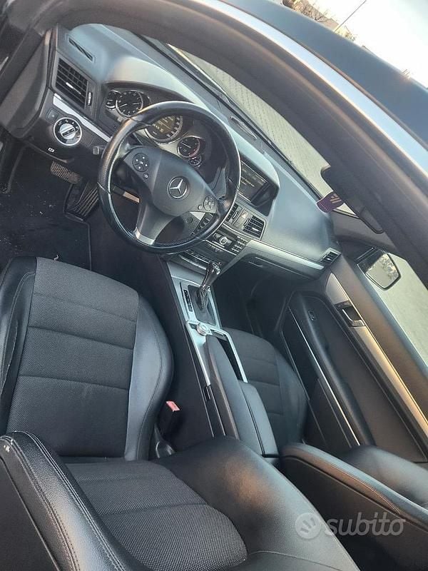 Usata Mercedes E250 204 CV (150 kW) 2011 Nero Coupé