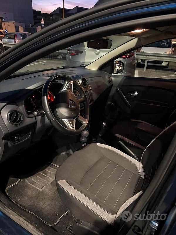 Usata Dacia Sandero Stepway 90 CV (66 kW) 2017 Blu Utilitaria