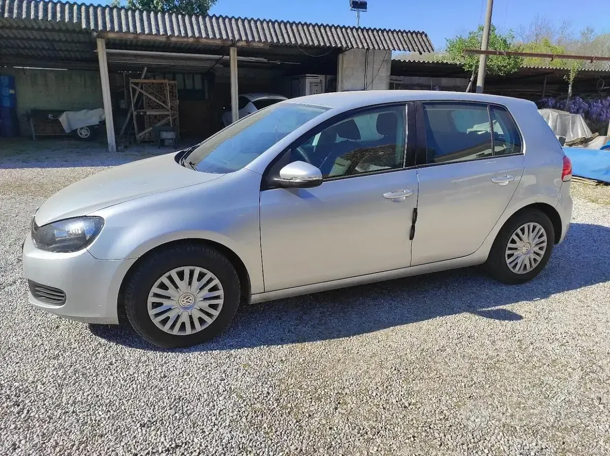 Usata VW Golf VI 105 CV (77 kW) 2010 Grigio Utilitaria