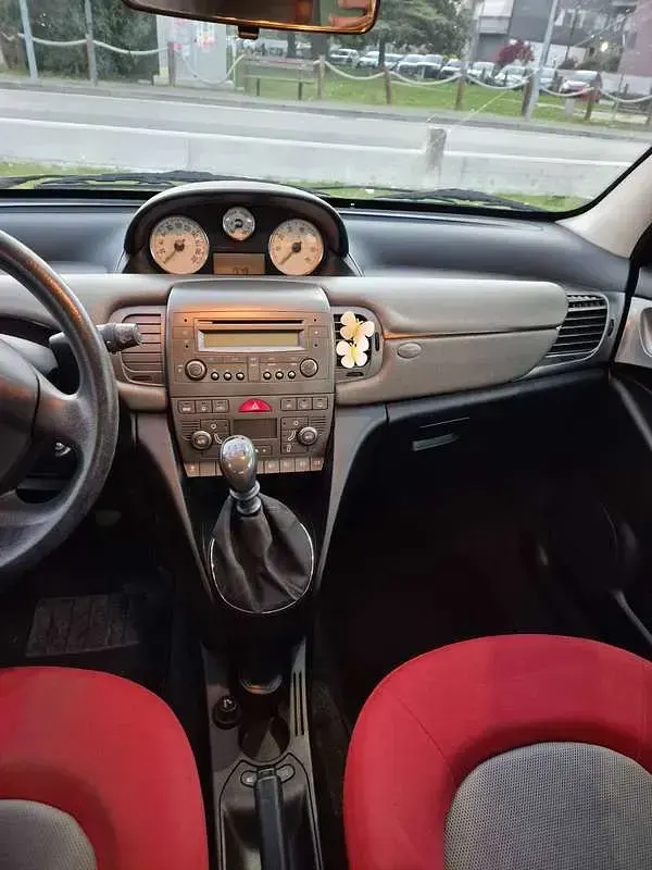 Usata Lancia Ypsilon 60 CV (44 kW) 2005 Utilitaria