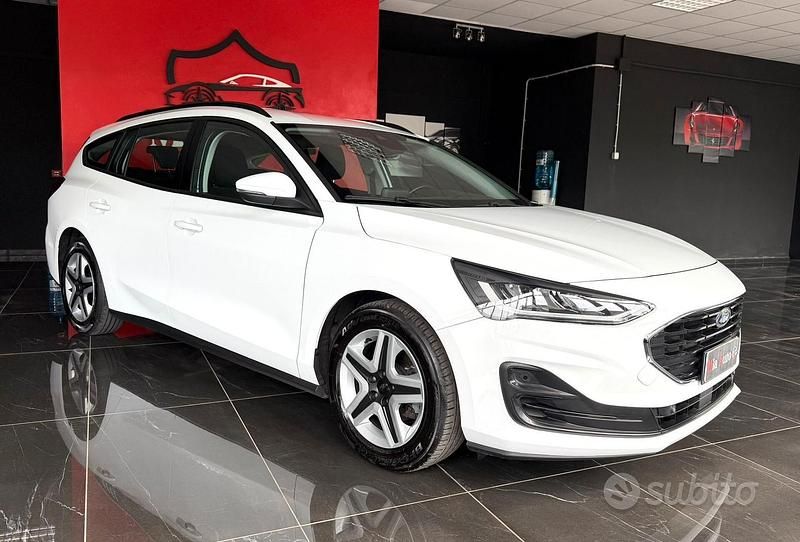 Usata Ford Focus ST-Line 120 CV (88 kW) 2022 Bianco Station wagon