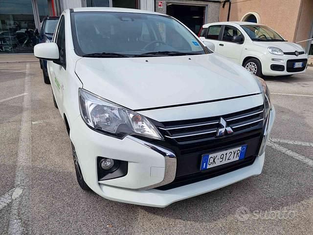 Usata Mitsubishi Space Star Intense 71 CV (52 kW) 2022 Bianco pastello Berlina
