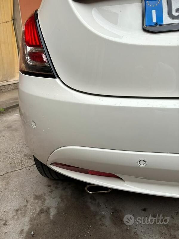 Usata Lancia Ypsilon Gold 69 CV (50 kW) 2022 Bianco Utilitaria