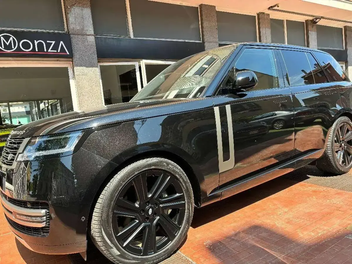 Usata Land Rover Range Rover HSE Dynamic 510 CV (375 kW) 2024 Grigio SUV