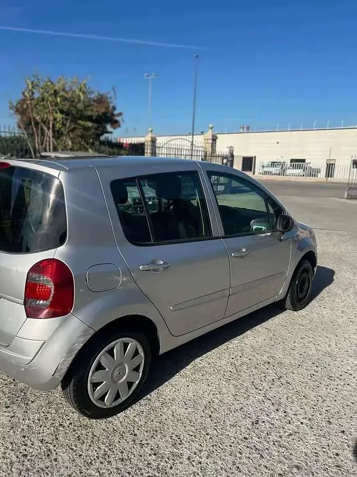 Usata Renault Modus Dynamique 75 CV (55 kW) 2011 Other Monovolume