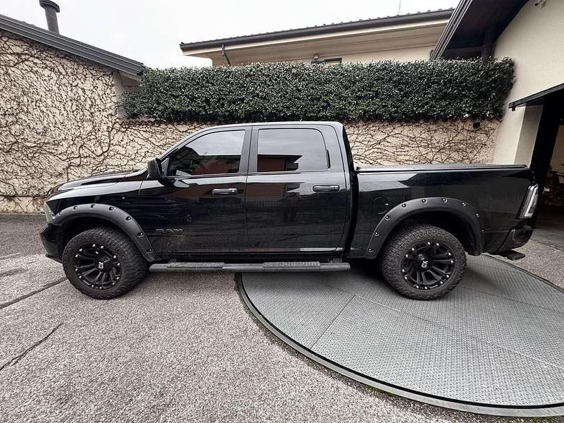 Usata RAM 1500 435 CV (319 kW) 2022 Nero Pick-up