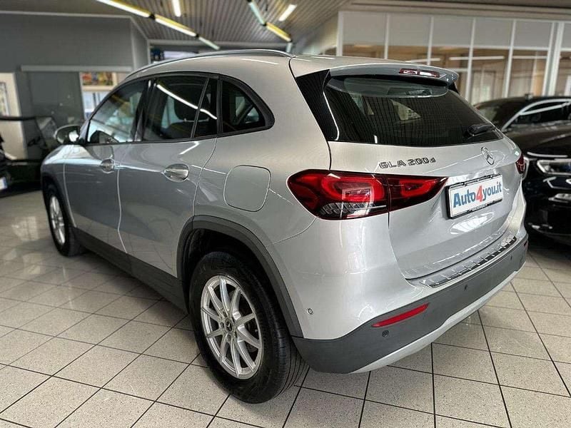Usata Mercedes GLA200 Business 150 CV (110 kW) 2021 Argento SUV