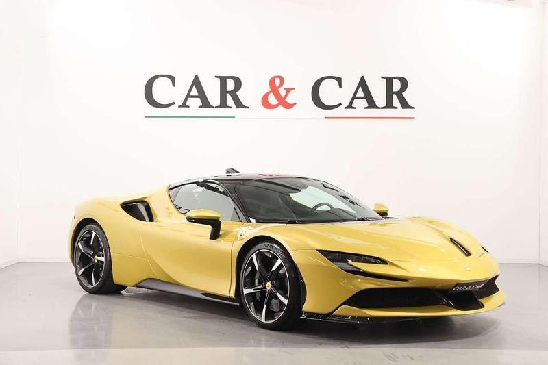 Usata Ferrari SF90 999 CV (734 kW) 2021 Giallo Coupé