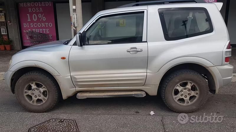 Usata Mitsubishi Pajero 2002 Grigio SUV