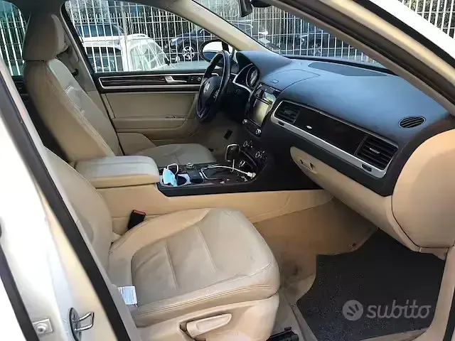 Usata VW Touareg 240 CV (176 kW) 2011 Bianco SUV