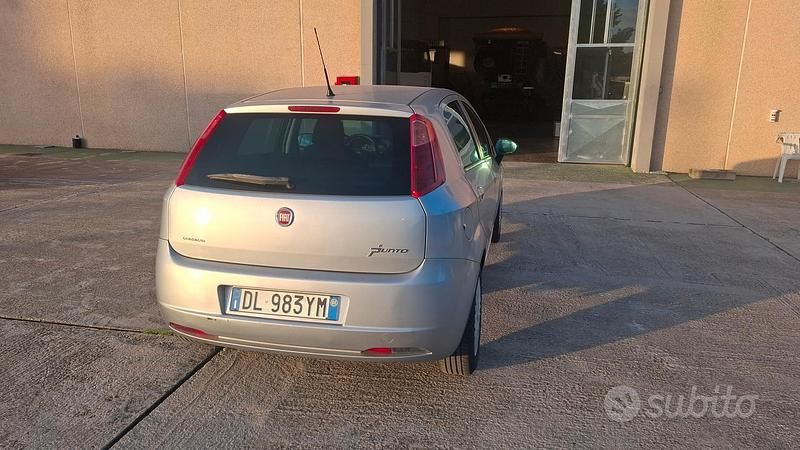 Usata Fiat Grande Punto 90 CV (66 kW) 2008 Grigio Utilitaria