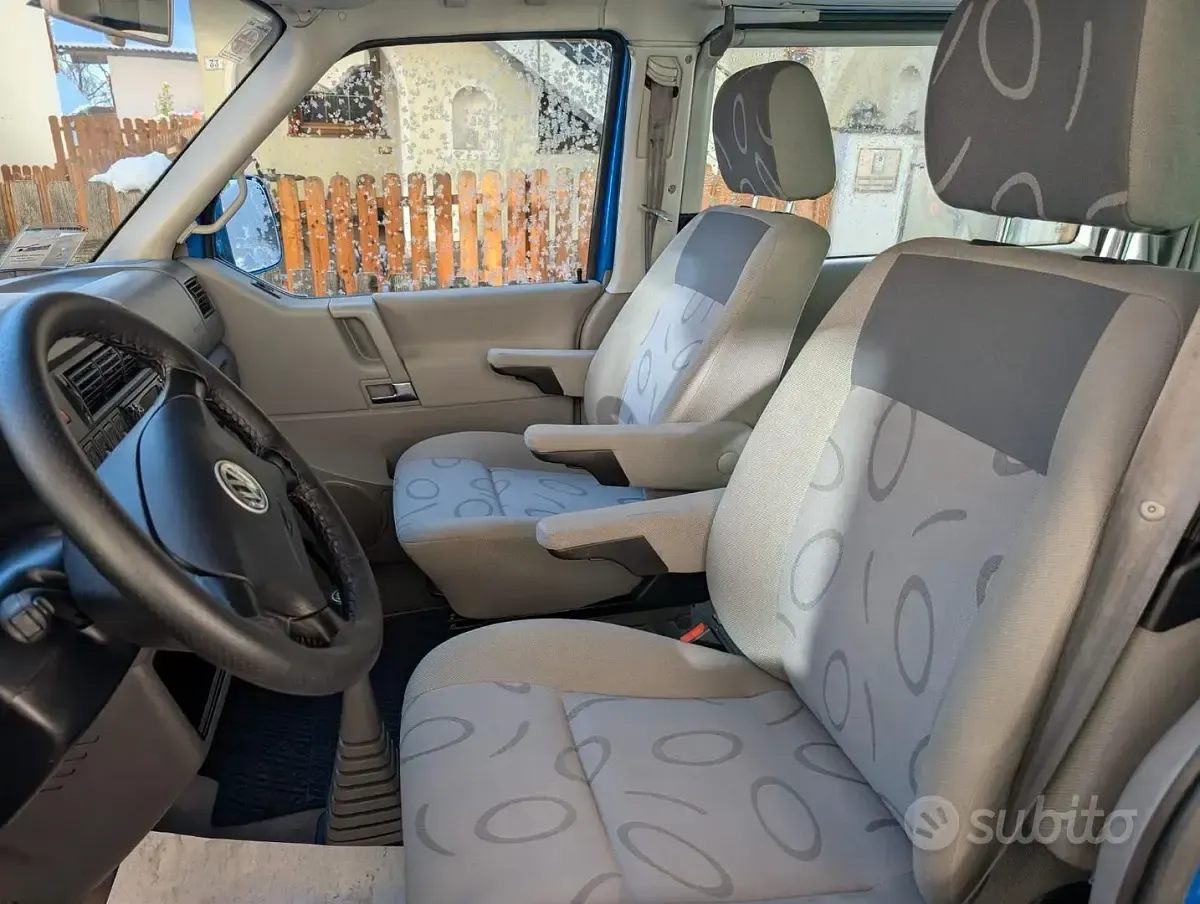 Usata VW Multivan 151 CV (111 kW) 2002 Blu Monovolume
