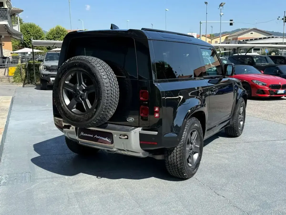 Usata Land Rover Defender S 200 CV (147 kW) 2023 Nero SUV