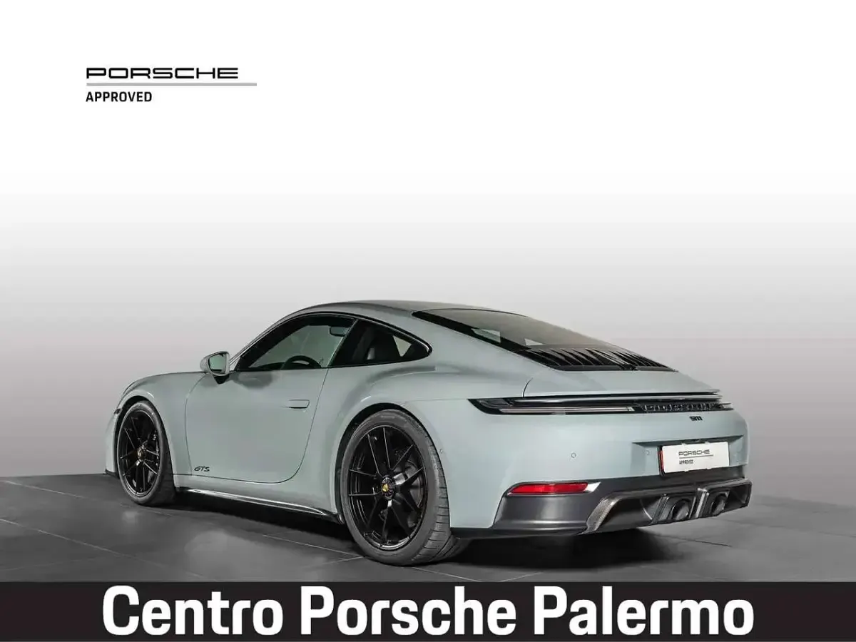 Usata Porsche 992 525 CV (386 kW) 2025 Shade green Coupé
