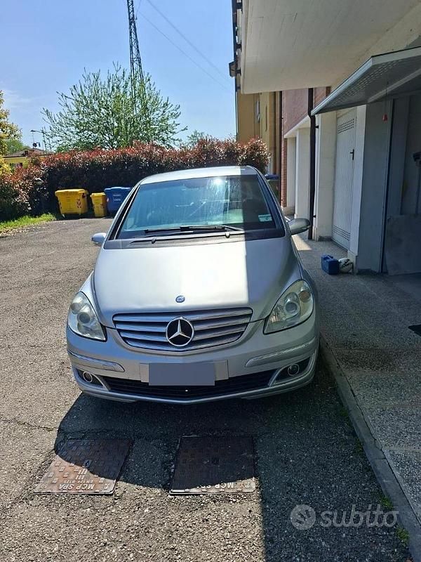 Usata Mercedes B200 140 CV (102 kW) 2008 Monovolume