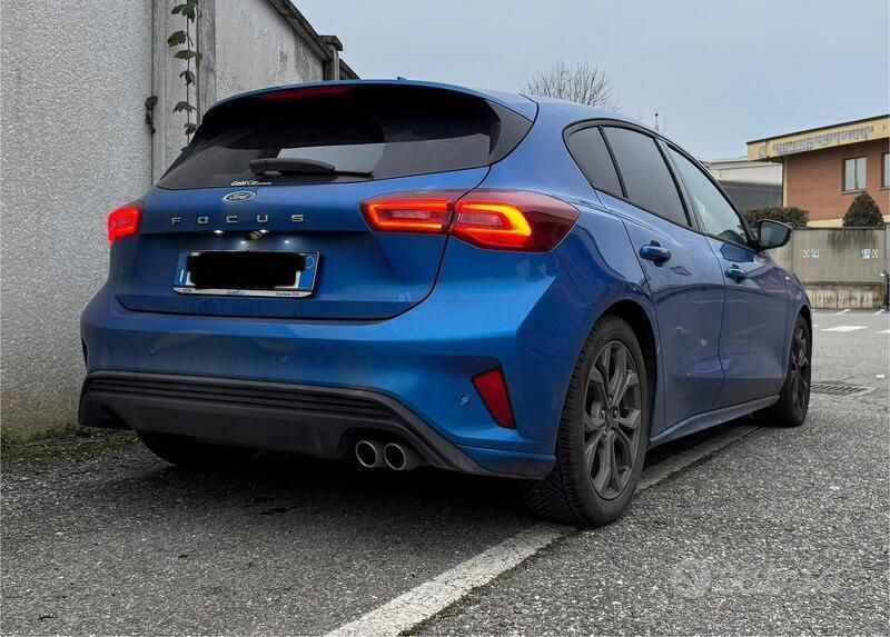 Usata Ford Focus ST-Line 125 CV (91 kW) 2024 Blu Utilitaria