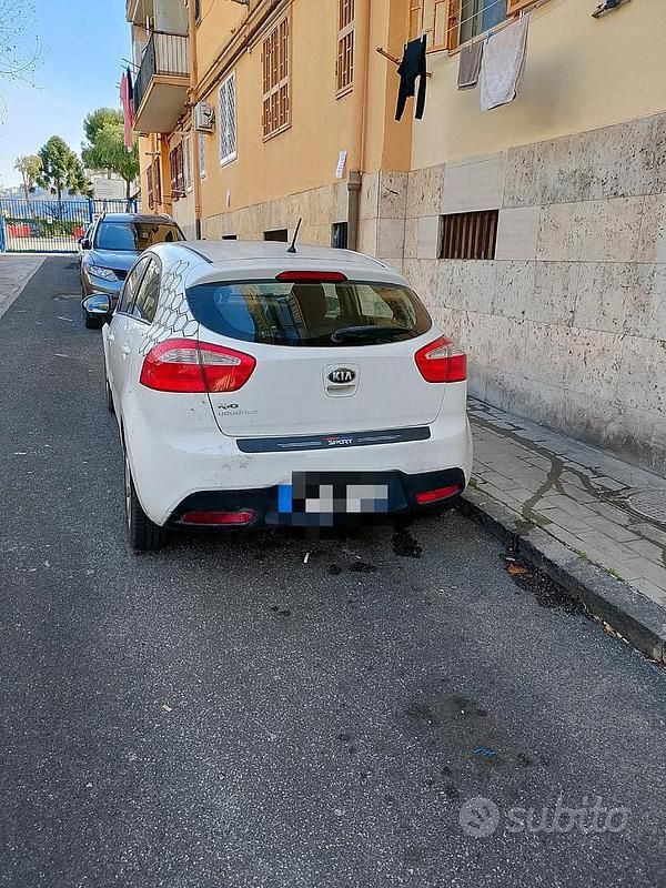 Usata Kia Rio Active 86 CV (63 kW) 2013 Bianco Utilitaria