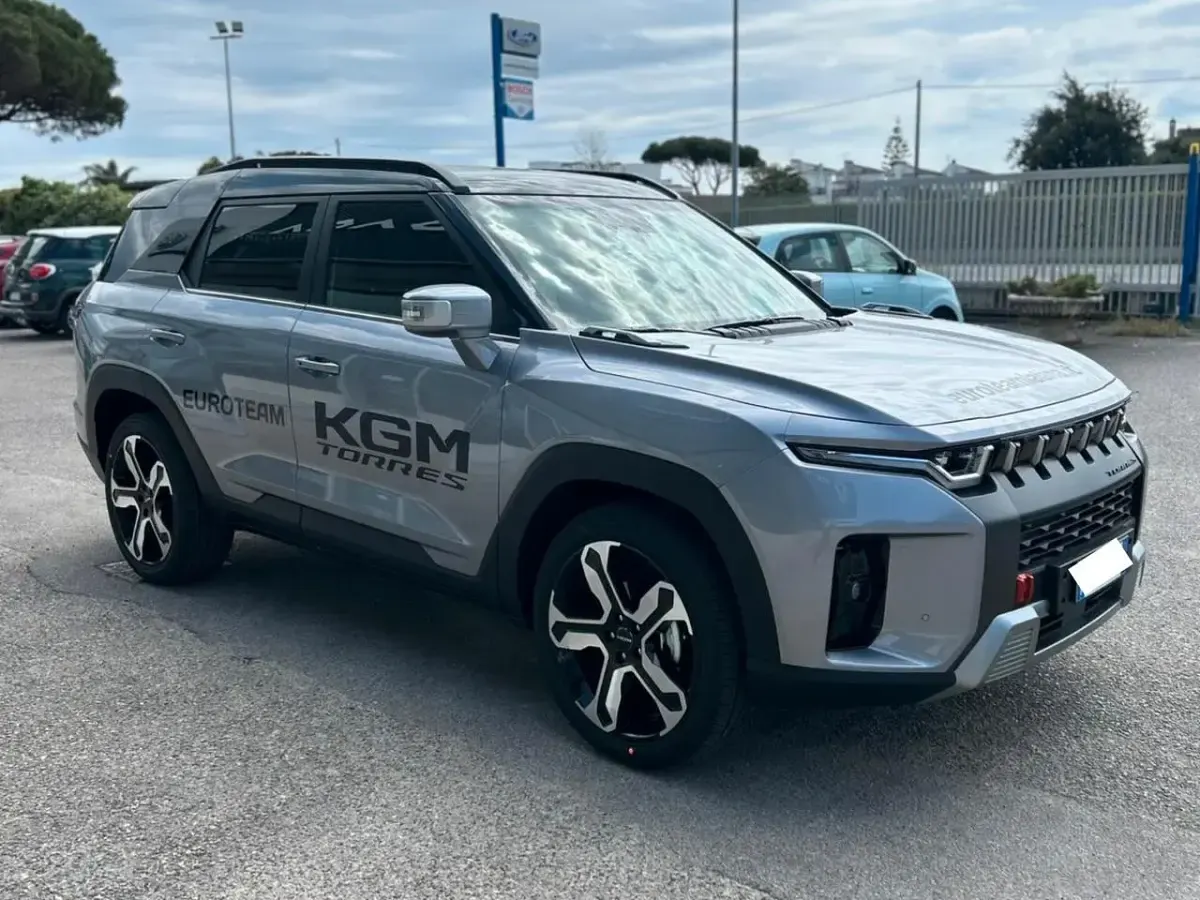Usata KGM Torres 149 CV (109 kW) 2026 Argento SUV